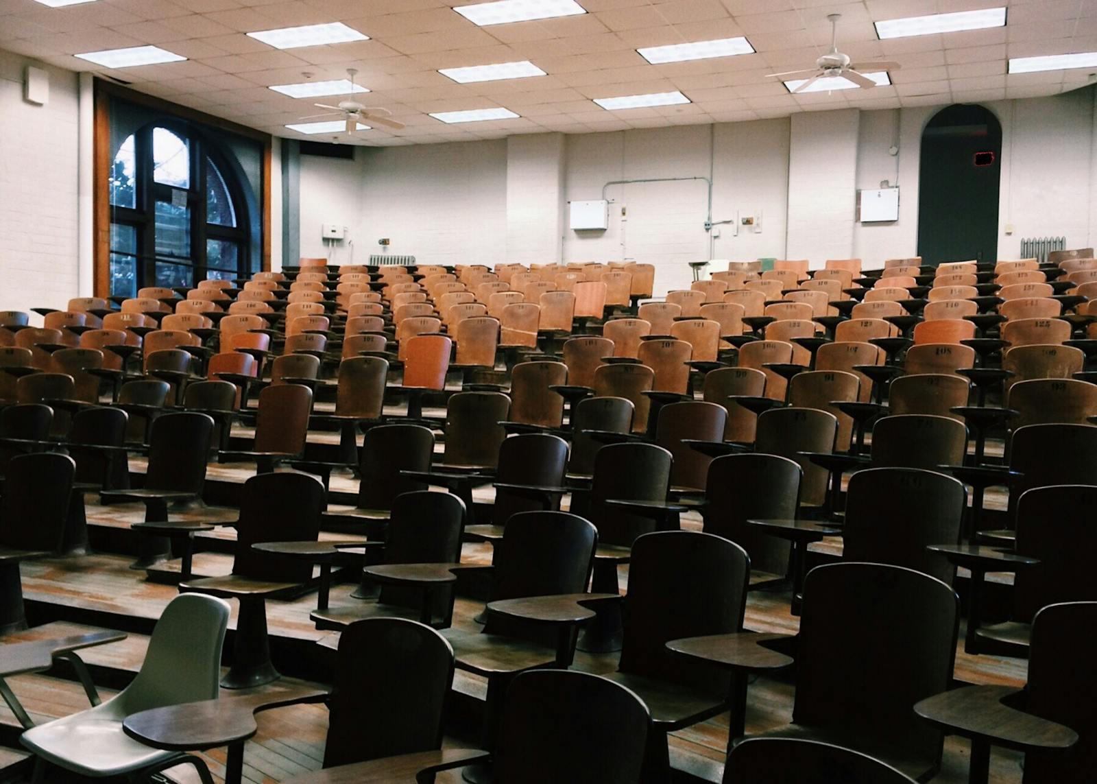 lege universiteit lokaal