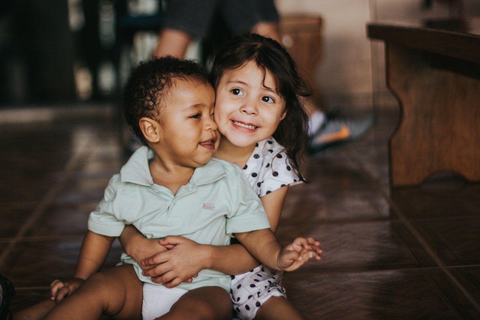 twee schattige kinderen